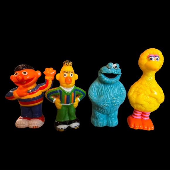 Sesame Street - Mr Hoopers Store Play set 1984 With Figures & Accessories - Picture 3 of 14